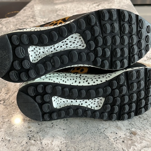 Steve Madden size 8 leopard calf hair sneakers - Picture 5 of 5